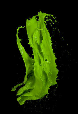 静夜中的色彩乐章 黑色背景下非即饮型茶的三种油漆飞溅艺术